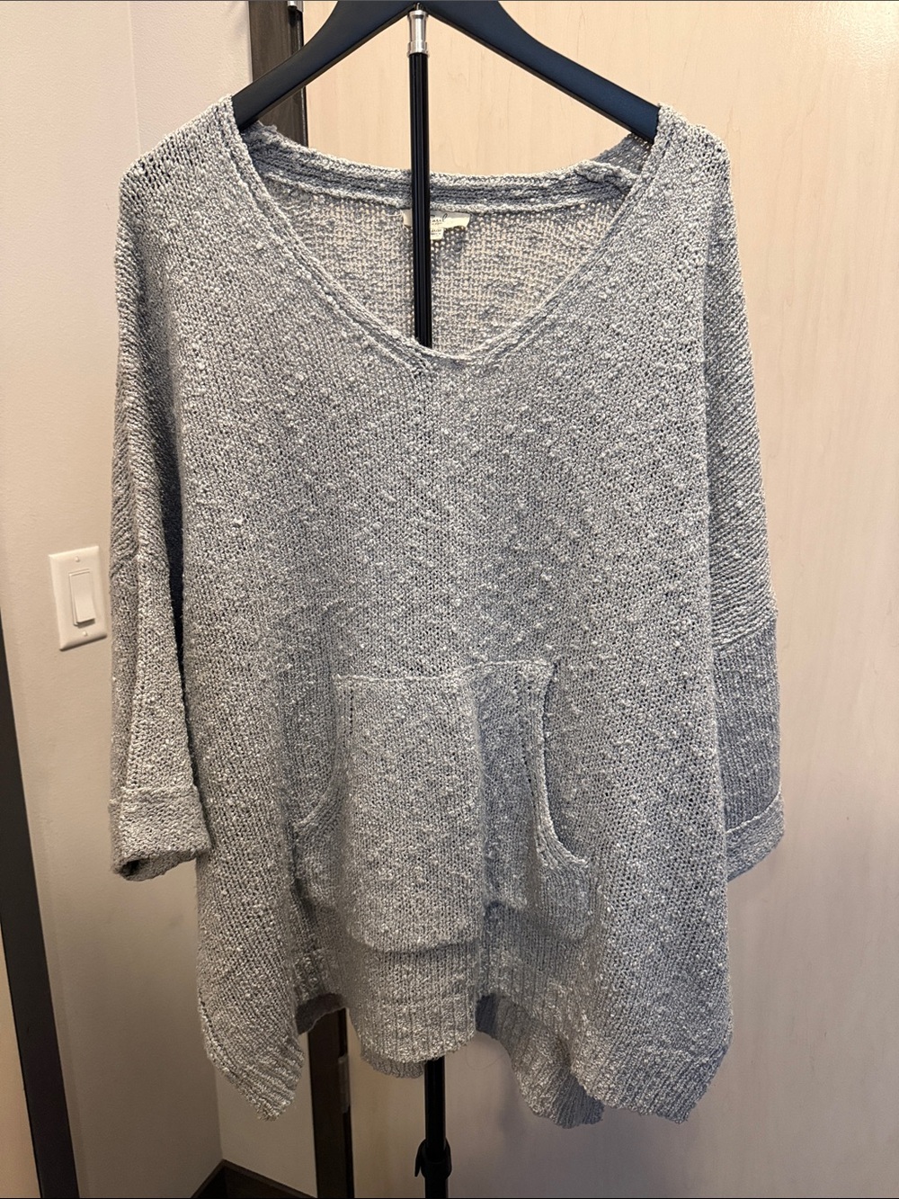easel Gray Textured V-Neck Oversized Knit Pullover